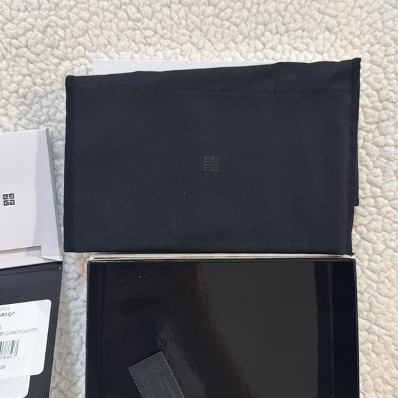 Givenchy Voyou Zipped Card Holder - Picture 8 of 8